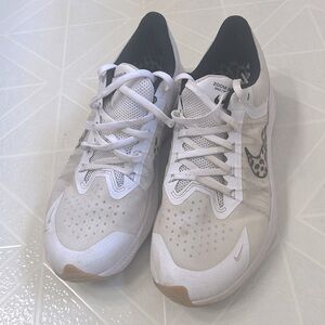 Nike Air Zoom Winflo 8 Premium White Leopard Print Women's Running Shoes